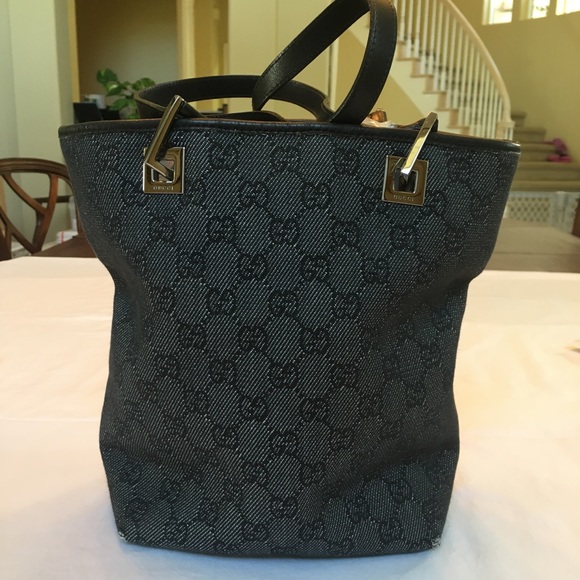GUCCI Y2K Black Canvas Bucket Bag, Small - Picture 2 of 12